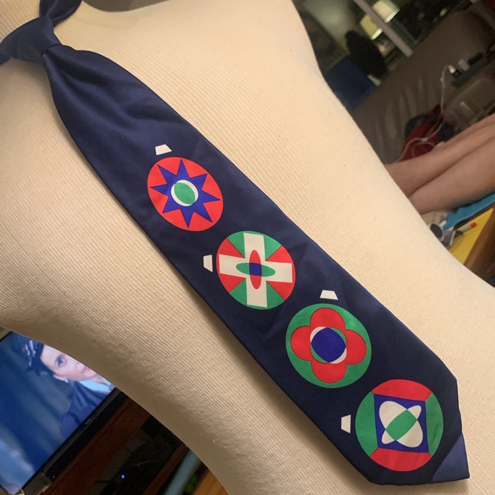 GENE MEYER BOLD GRAPHIC COLORFUL MODERNIST ABSTRACT SILK LUXURY DESIGNER NECKTIE
